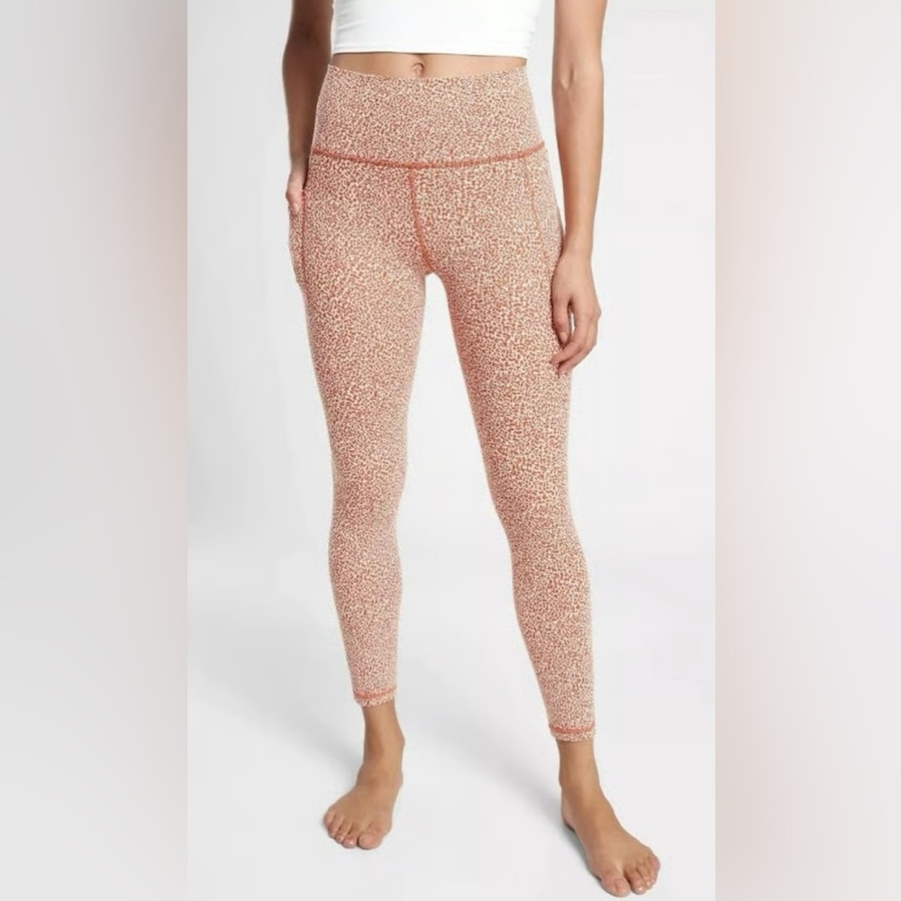 Athleta Salutation Stash Textured Tight Orange White